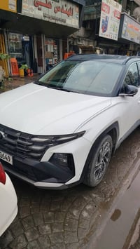 توسان 2025 خليجي ماشية 3000 شبه زيرو فول تو كلر صندوك كهرباء  كراسي كه...