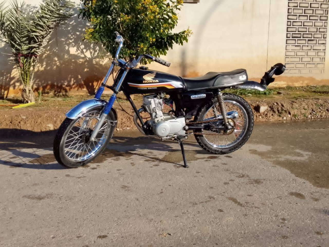 السلام علیکم
ماطور للبيع موديل 23 رابيدو  مفتوحه ابدل بس ولفات نشاطه فول  شلعه معدل  السعر 350 او مراوس ب تايكرر او بسيفان


**إذا كنت صاحب هذا الإعلان وتريد حذفه لأي سبب، رجاءا أرسل رسالة إلى الدعم الفني**