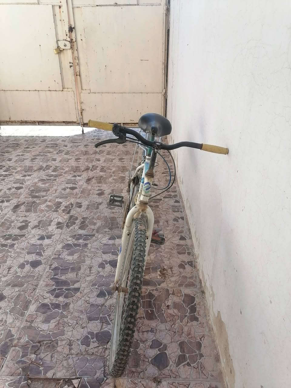 بايسكل جبلي حجم ٢٦
مراوس ببايسكل موزه
بعقوبة حي المعلمين ***********
