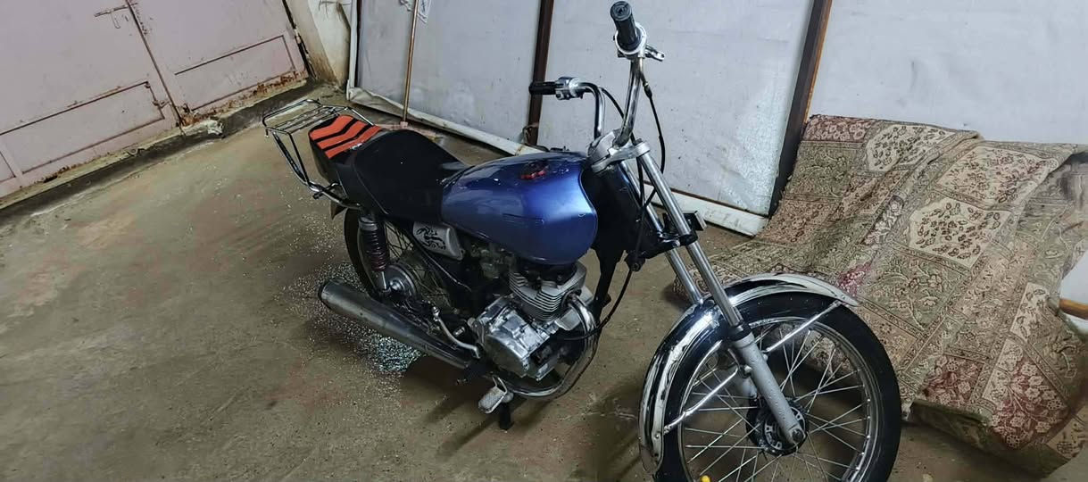 السلام وعليكم
دراجه البيع نامه موديل 2016 
كامله دراجه مابيها وراق 
بيها مكينه مال موديل 23 
شلعه معدل تخبل بيها كلج 200 
رقم *********** 
مراوس  هم يرهم
