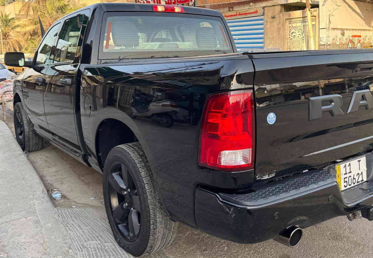 السلام عليكم .. للبيع موديل 22 
صور الضرر و السونار بالمنشور 
محرك 5700 
باب طويل بدي قصير المرغوب 
رقم الجديد باسمي  و هزه جديده 
مكاني بغداد . السعر 255  و بي مجال 
***********
