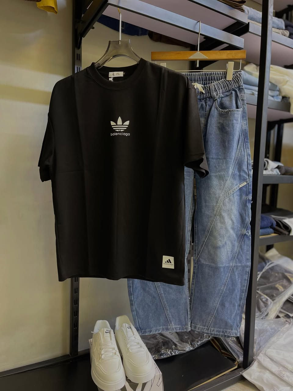 ازياء🔖محمد هاشم 
📍العنوان الزعفرانية _ نهاية شارع المعهد _ السدة _مجاور جامع المصطفى 

🚨🆘يتوفر خدمة توصيل لكافة المحافظات العراقية 

للحجز مراسلة البيج او التواصل عبر الرقم ***********
