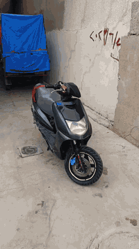 سلام عليكم دراجه سكنس للبيع أو المراوس  
دراجه مجفت جديد معدل فول لايت زينون كلج رياضي صالنصه رياضي سعر 250 وبيها مجال مكان قادسيه ثانيه 🥰📞***********
