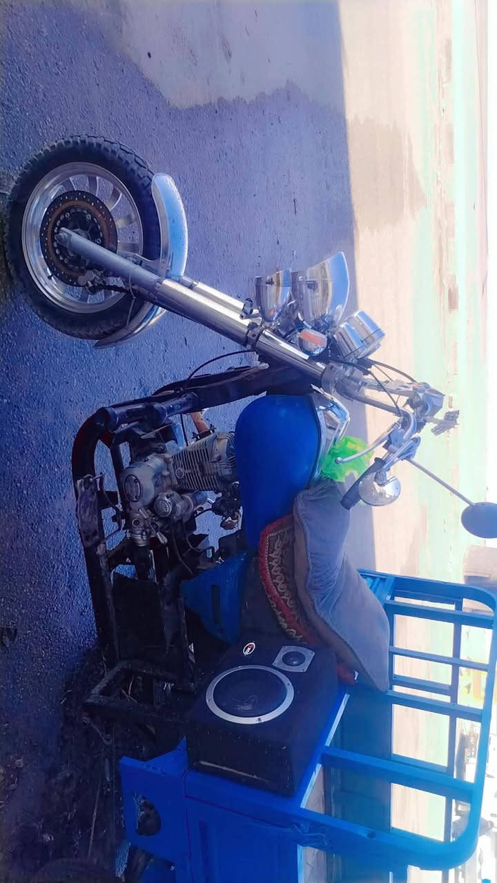 2007 كلك للبيع نضيفه دراجه تعمير جديد محرك مفتوح سعرها ٨٠٠ بيها فطر يم ركبه وملحوم مكان نجف طريق كربلاء نجف عمود ١٣٠ شراي يتصل ***********
