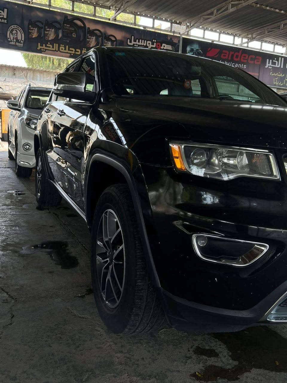 للبيع جيب موديل 2019 الحادث مرفق مع الصور وسونار ماشيه 120 الف كيلو السعر 215 للتواصل ***********
