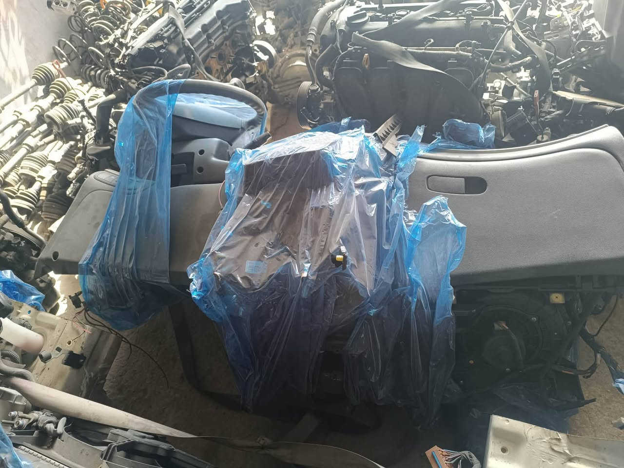 أدوات السيارات الكوري دشبول سوناتا 2007 او2008 دشبول اوبيتما 2009او 2010 وربع توجد جميع انواع الادوات سوناتا اوبتيما ارباع دعاميه كير مكينه لايت بك لايت باب بنيد كلشي متوفر خابرني وبخدمتك ***********
