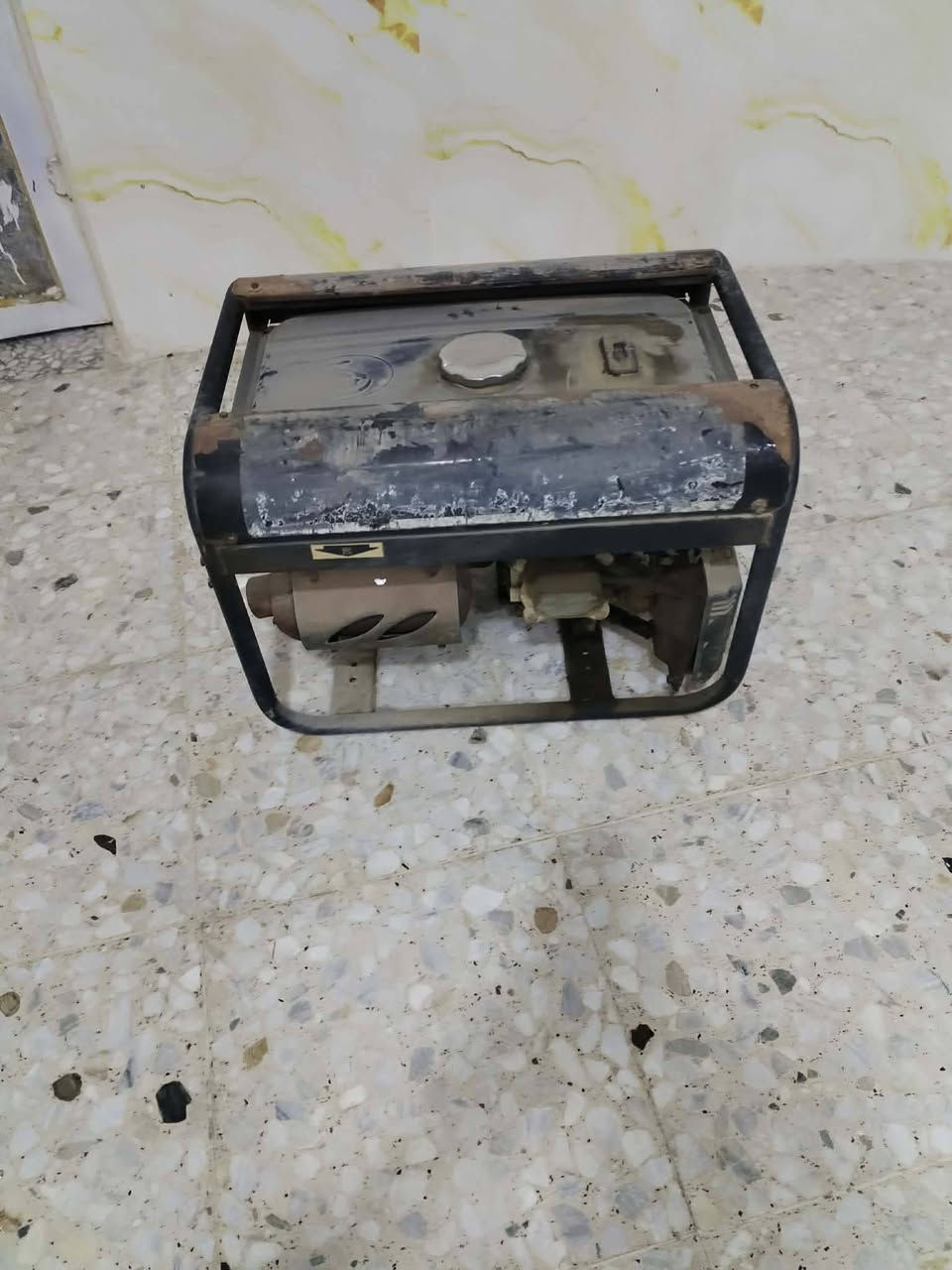 مولده ١٠٠
الجدر وزن  ثكيل اصلي ياخذ ٧٠ كيلو السعر ب ٢٠٠
طباخ  ٧٠
بوب المنيوم كاملات الوحده ١٢٥
بوب خشب الوحده ٥٠
حله قرب شركه الرنا
الرقم/ ***********
