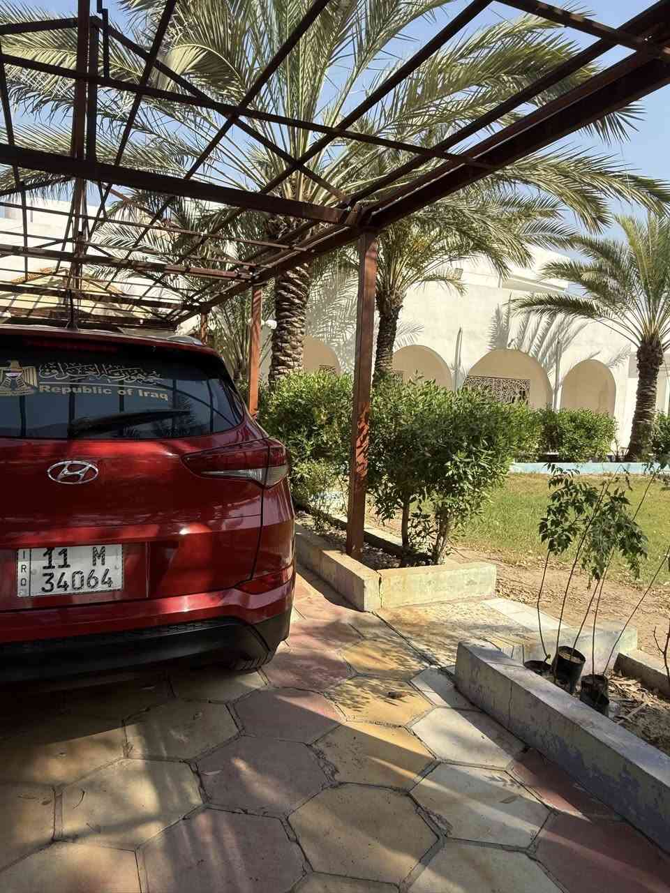 السلام عليكم توسان 2016 خليجي رقم بغداد انكليزي تحويل ثاني يوم
كير ومحرك(مكفولات)2000
  السونارر موجود بلمنشورر
تبريد ثلج 🧊 
نضافه السياره فول 
السعر165وبيه مجال
***********
