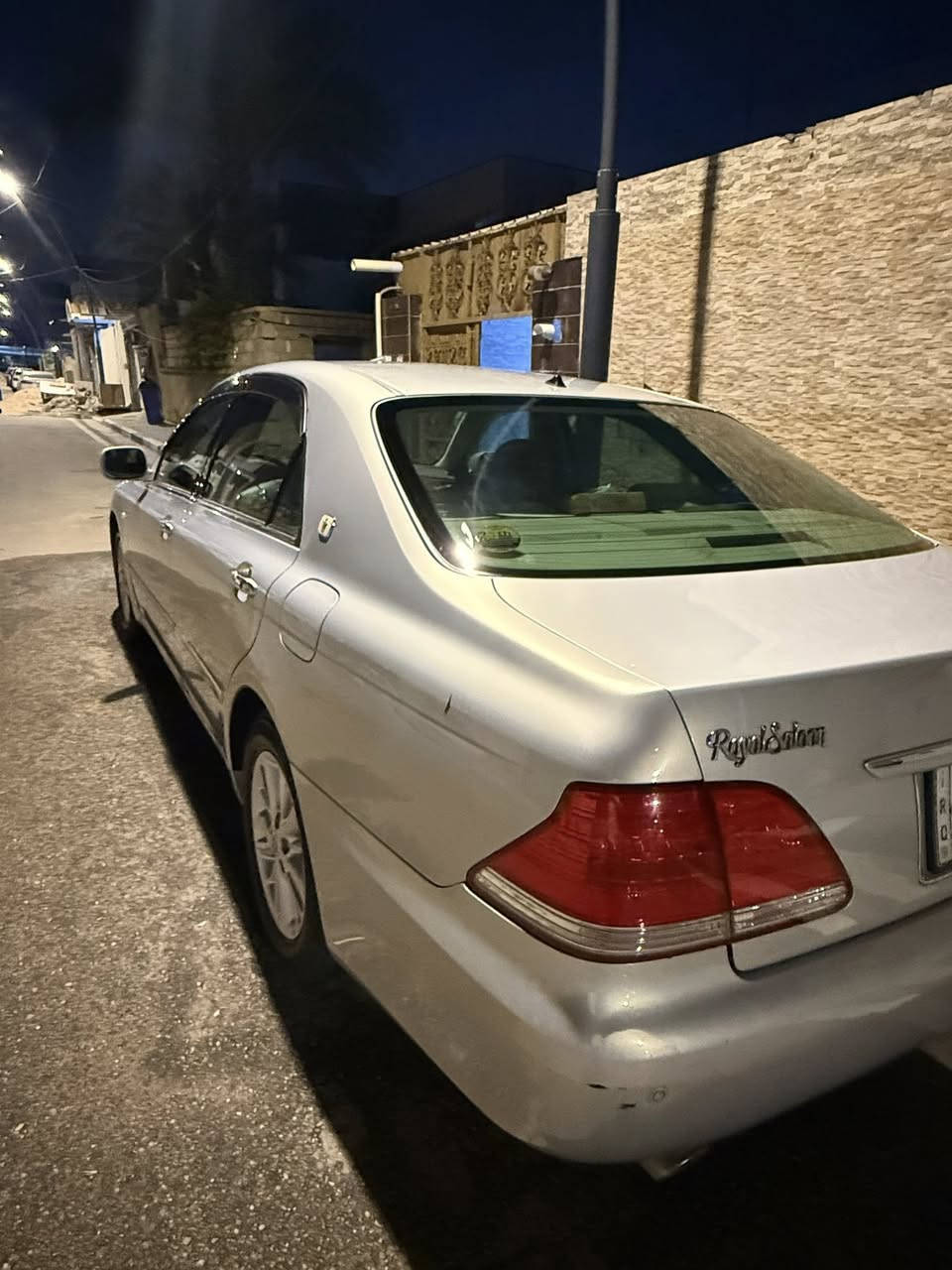 سلام عليكم ورحمه الله وبركاته
شاهينه موديل 2004
فول مواصفات عدا الفتحه 
السياره دخول العام جديده معنى الكلمه 
كفاله عامه من كلشي بدي اصوليات تحويل ثاني يوم 
العنوان بصره دور الضباط 
السعر 160 
***********
