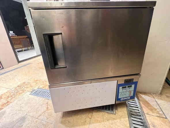 سلام عليكم
صاعق ايطالي للبيع نضيف جدا سالب40 
مكان بغداد تواصل واتس اب او اتصال ☎️ ***********
