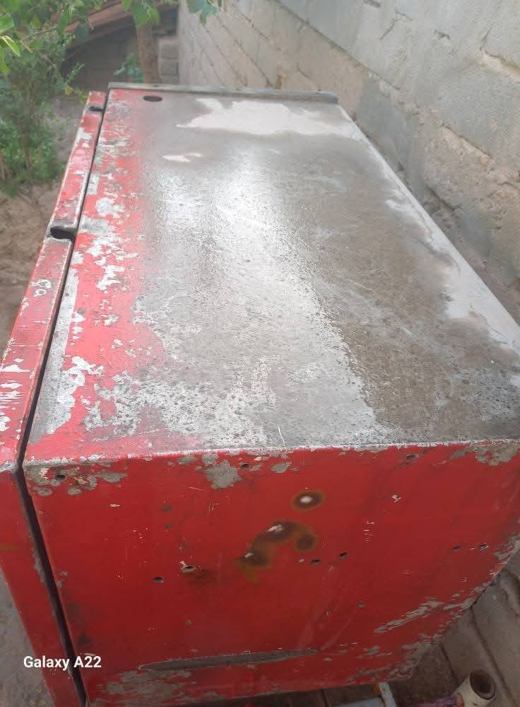 للبيع صندوك طول متر
ارتفاع 65
عرض 58
***********
