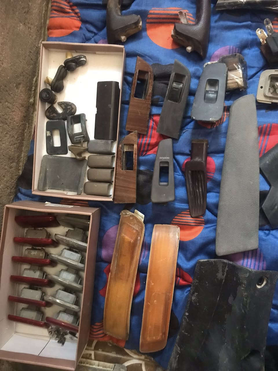 سلام عليكم عندي اغراض سيدان وهارتوب تفصيخ الي واضح بل صور  مو شراي لا يتعب نفسه رقم *********** اتصال
وتساب
