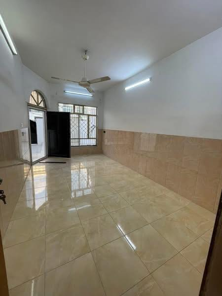 📢منزل #للايجار 📢

حي هفالان 🏠

◽️◽️بسعر 450الف
◽️◽️مساحة 125متر مدخلين 
‎ للتواصل والاستفسار 
***********
***********
