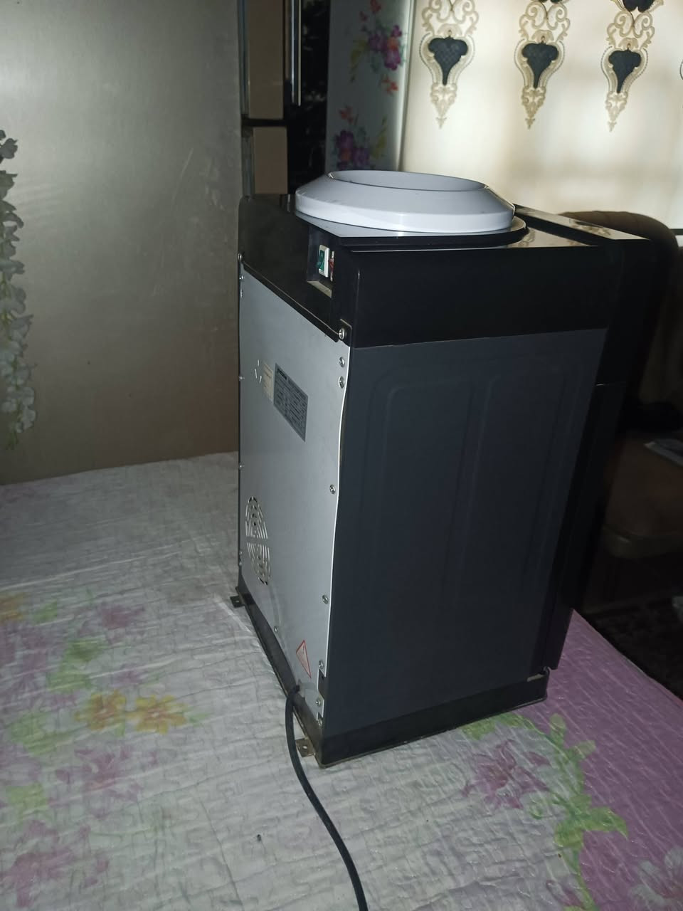 السلام عليكم من رخصة الادمن براد ماء جديد شغال حار وبارد السعر 30 ألف المكان المسيب  نزلت اولاد مسلم عليه السلام حي جايد للاستفسار الاتصال على هذا الرقم *********** او مراسلة الصفحه
