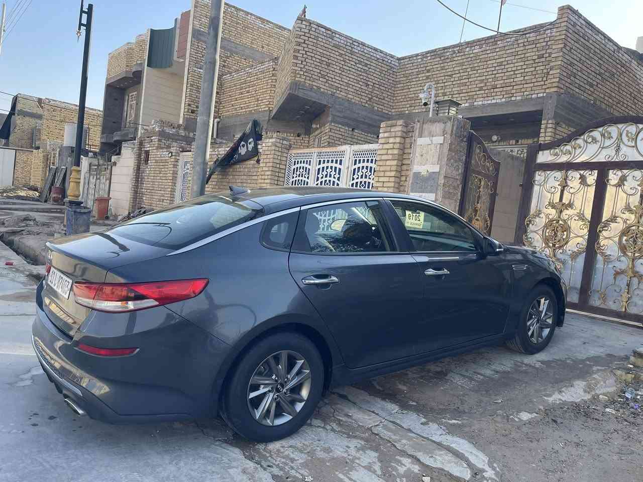 السلام عليكم /
اوبتيما  2019  رقم بغداد انكليزي بأسمي  
ماشيه 65mi   
مكينه مامفتوحه  
مكينه 2400 
تخم تاير جديد 
حداديه جديده
صوره الحادث مرفقه بلمنشور  
مكاني ذي قار  / قلعه سكر 
***********
السعر  139
