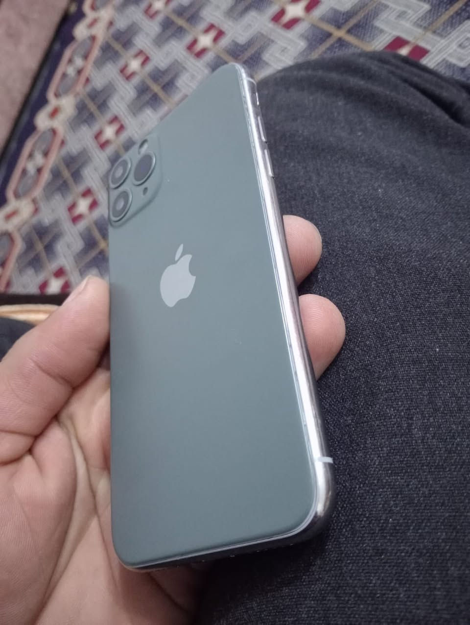 ايفون اكس ماكس محور 11بسبب فطر بل ضهر  الذاكره 256. البطاريه 97 الجهاز خير من الله. السعر 150 رقم للهاتف ***********
