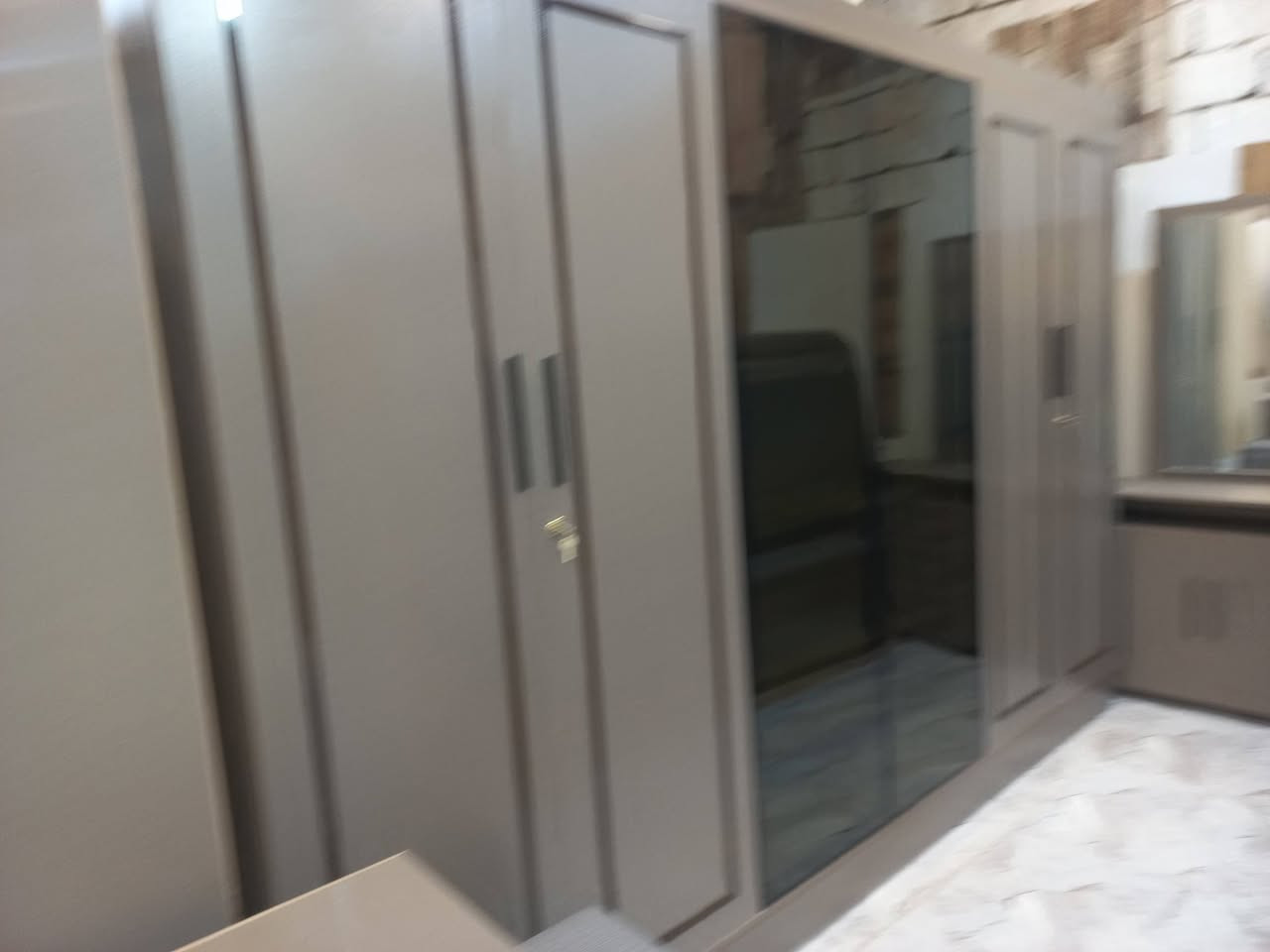 لوي نجار ***********  رقم تلفون
