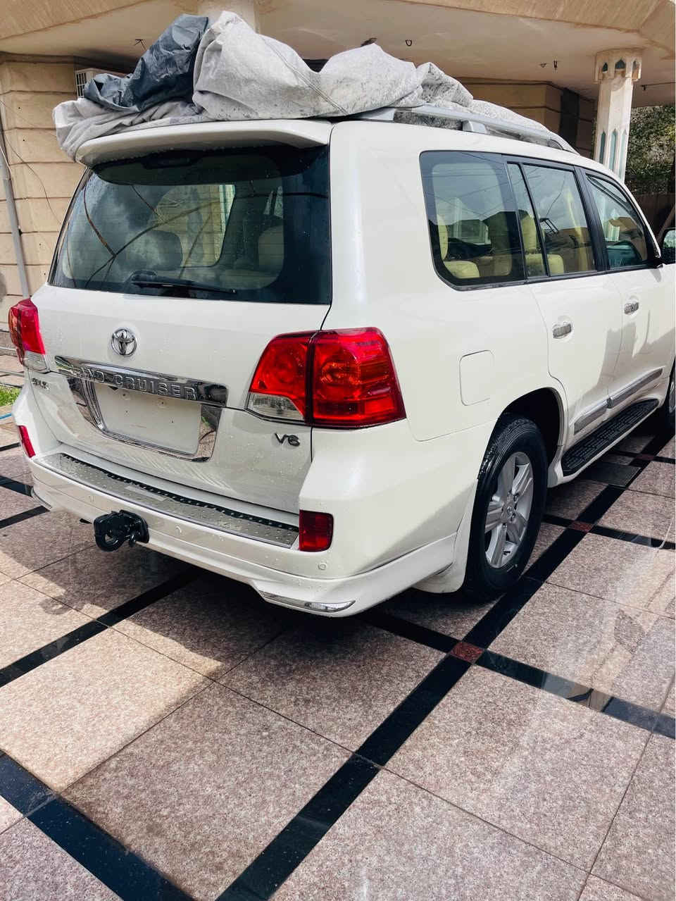 سلام عليكم 
للبيع او مراوس حسب القناعه 
لاندكروز GXR 2013 ساز ماشيه 87 اصل 
مكفوله ضربه وصبغ وتبديل 
محرك وكير مكفول سياره جاهزه تخم تاير دنلوب ياباني غرفته جديده بدون تشققات 
مكفوله من الزنجار او الخياس بالابواب 
شاشه وكامرتين امامي خلفي وحساس خلفي وفتحه وتحكم ستيرا ٣ قطع تبريد وثلاجه ٧ راكب رقم بصره رباعي 2377 وبقيه المواصفات معروفه 
مكاني البصره الجبيله قرب مول بصره تايم 
للاستفسار 
*********** البصرة, العراق
