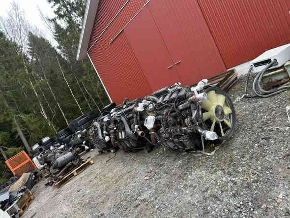 محركات سكانيا ٨ و ٦ سلندر احجام و موديلات مختلفة العنوان النجف الأشرف حي الصناعي ***********
