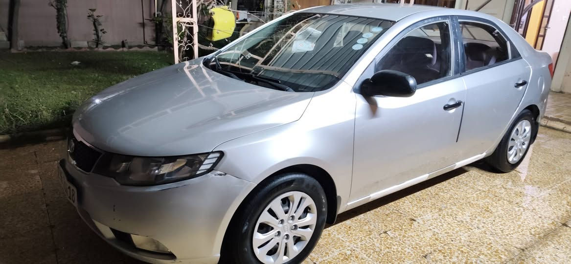 السلام عليكم
كيا سيراتو خليجي 2012
بدون صبغ ولا بارد فقط طختين ما مصلحين مصورين
محرك وكير وتبريد شرط
محرك 16دوش
رقم وسنويه وهزة وفحص جديد
طخم السياره100/100
***********
***********
السعر 95مجال بسيط
