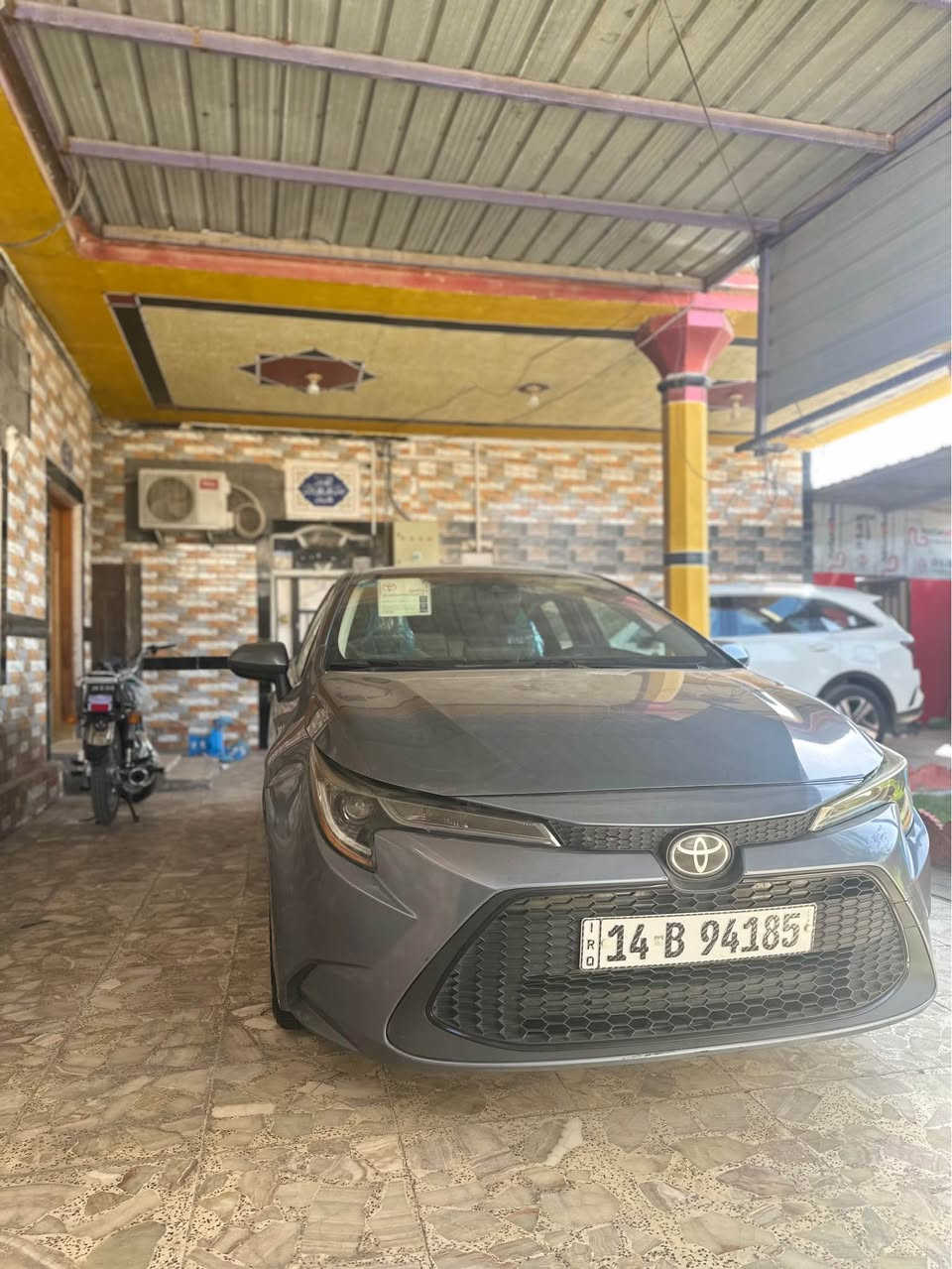 كورلا مديل 22 وارد أمريكي حادثها جاملغ وبنيد بدون لغود وشواصي السياره ماشيه 50mi والجاملغ الخلفي انضرب عندي
هنا بلعراق *********** Singapore
