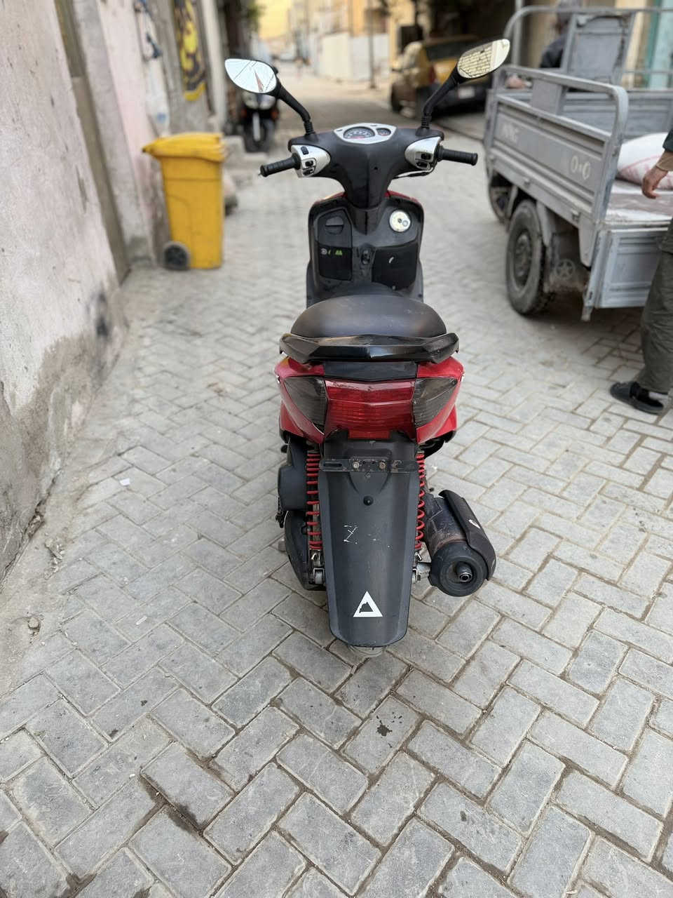 السلام عليكم سكنس نثيه 140 البيع لوك مبرغي ما مفتوح بيهة العنوان مدينه الصدر كياره سعر 700 وبيهة مجال الطيبين واني بل خدمه هاذ رقمي *********** متواجد خاص او عل رقم تحياتي الغوالي
