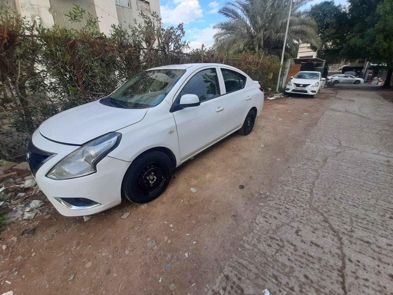 السلام عليكم 
للبيع نيسان سني هندي موديل 2019بسمي ماشيه 147كيرمحرك تبريد كفاله بيه منضومة غاز انسه دوانز  رقم بغداد انكليزي سنويه 29 عارضه98$ وبيه
مجال  بسيط  مكاني بغداد 
*********** واتساب
