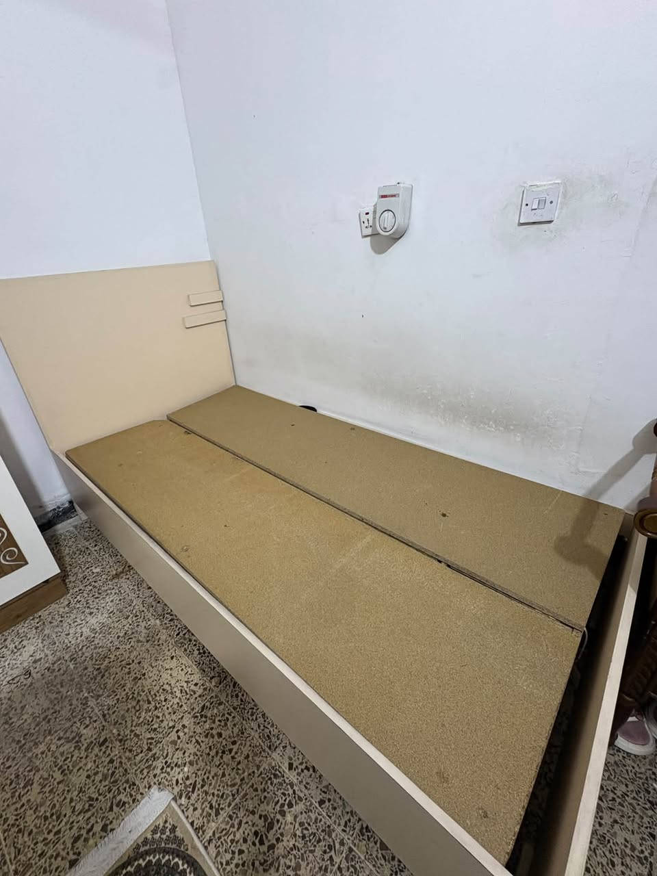 سلام عليكم غراض للبيع كلش نضيفات ومابيهن اي ضرر غرفة نوم نفر نوم كلش نضيفه سعرها 500وبيها مجال /غسالة صحون شغاله 3سلات سعرها 100وبيها مجال  /قنفه ثلاثيه تركيه سعرها 100وبيها مجال /بلازمه حجم 42 جنرال بدون نت سعرها 150 وبيها مجال  /ميز بلازمه سعره 40وبيها مجال /تيبلام شغال سعره 50 وبيه مجال/ الاسعار كلهن بيهن مجال مكاني بغدا حي الاعلام ***********
