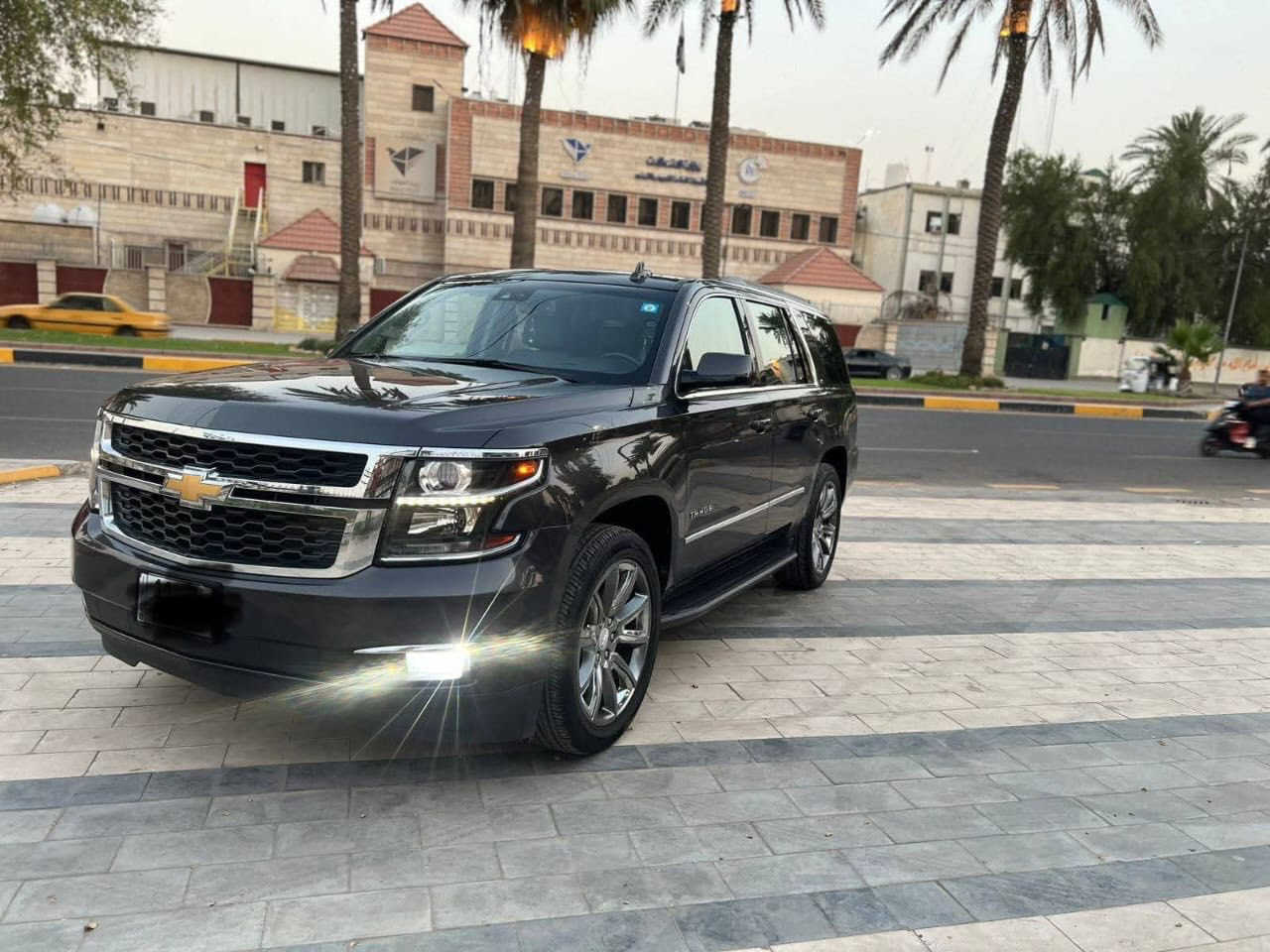 سلام عليكم 
تاهو LT. 2017 
السياره كفاله عامه مال جناي 
رقم بغداد جديد 
كشنات كهرباء 
كشنات منفصله Vil
***********
