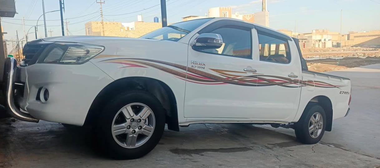 سلام عليكم
للبيع هايلوكس 2014 
شاصي 12 كير عادي
رقم واسط باسمي
كفاله عامه صبغ وضربه 
فقط بس بارد باب الخلفي 
السعر 190 وبيها مجال 
للاستفسار ***********
