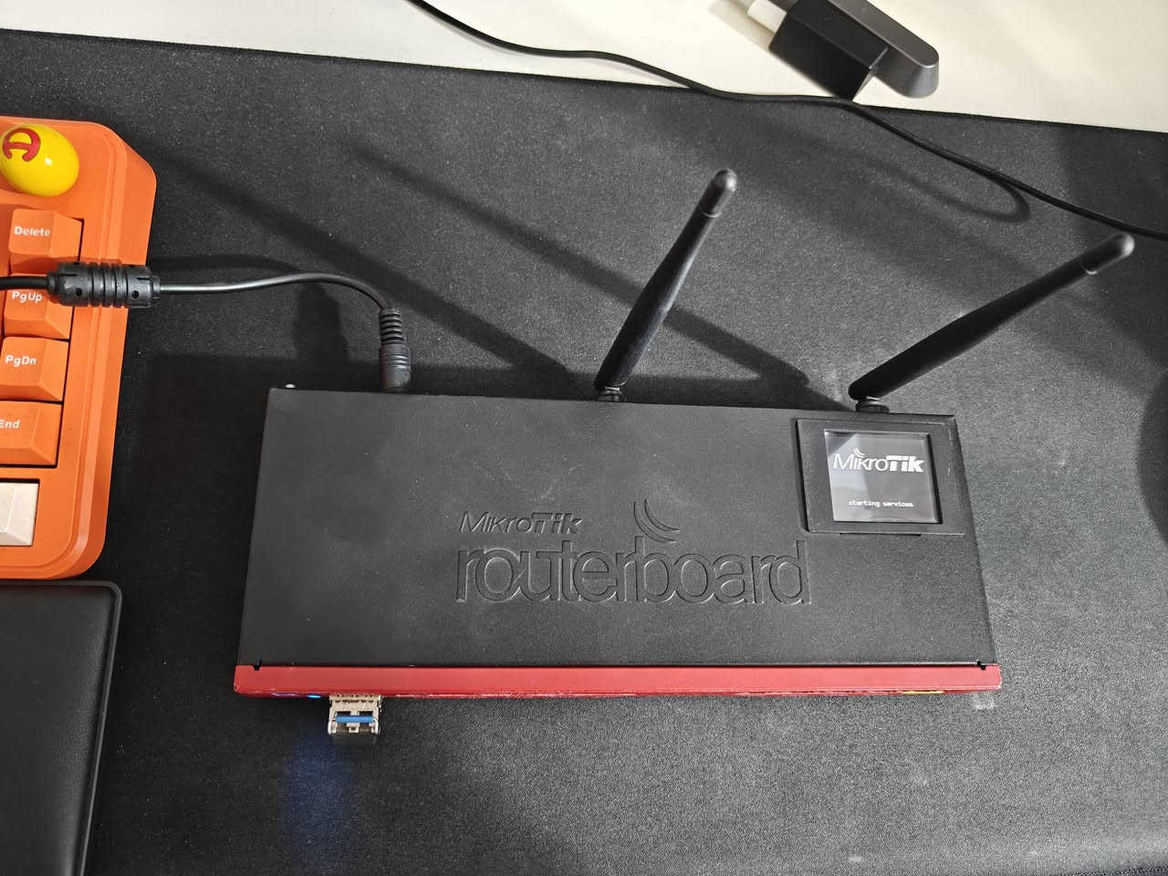 مساء الخير 💚 💙
راوتربورد مايكروتك 2011 شاشة لمس + وايفاي كلش نضيف 5 بورت كيكا مع محولته سعره قفل 80

هاب تيندا كل بورتات كيكا كامل مع المحولة سعره 25 قفل

متوفر توصيل مكاني بغداد الحرية ***********
