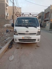 كيا حمل فحل موديل2019 رقم بغداد دولي بيهه بارد الباب الخلفي الباقي كفا...