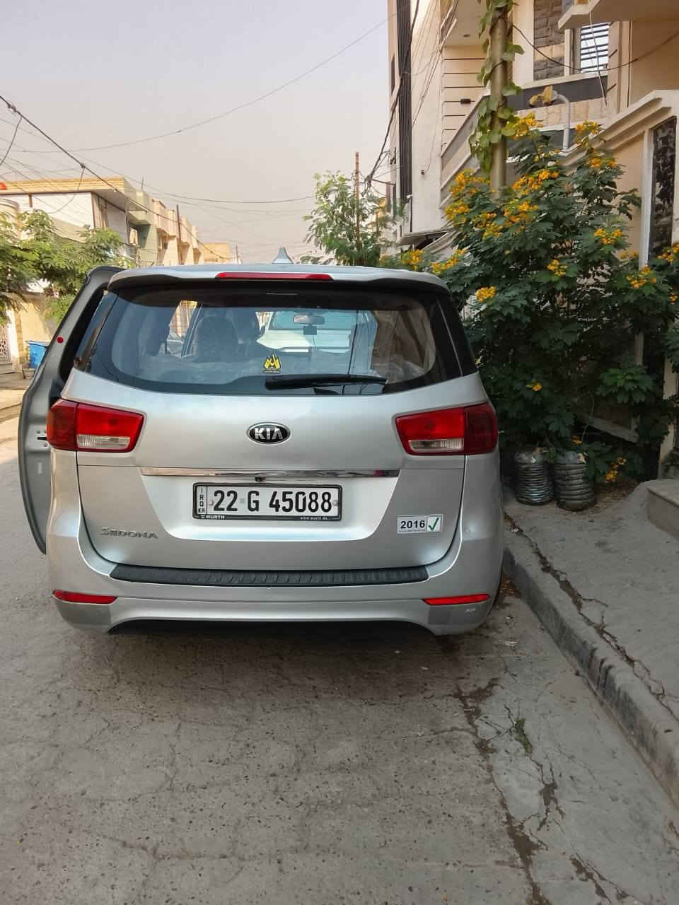 السلام عليكم 
كيا سيدونا وارد امريكي حادثها موضح بالصور 
موديل ٢٠١٦
بيبان وجنطه ميكانيك 
استخدام شخصي
مكاني بغداد الدوره 

السعر ١٧٠ وبيها مجال 

***********
