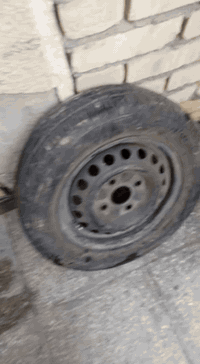 السلام عليكم تاير سايبا للبيع جديد مكاني بغداد البياع الاتصال *********** السعر ب٢٥ قفل قفل
