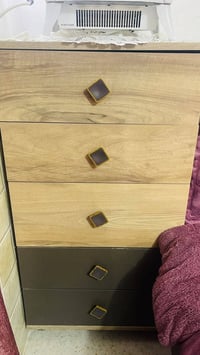 مكلفه بالنشر غرفة اخشاب تركي للبيع  ٣٠٠ ألف وبيهه مجال بسيط ٠٧٧٣٤٤٠٠٩٦...