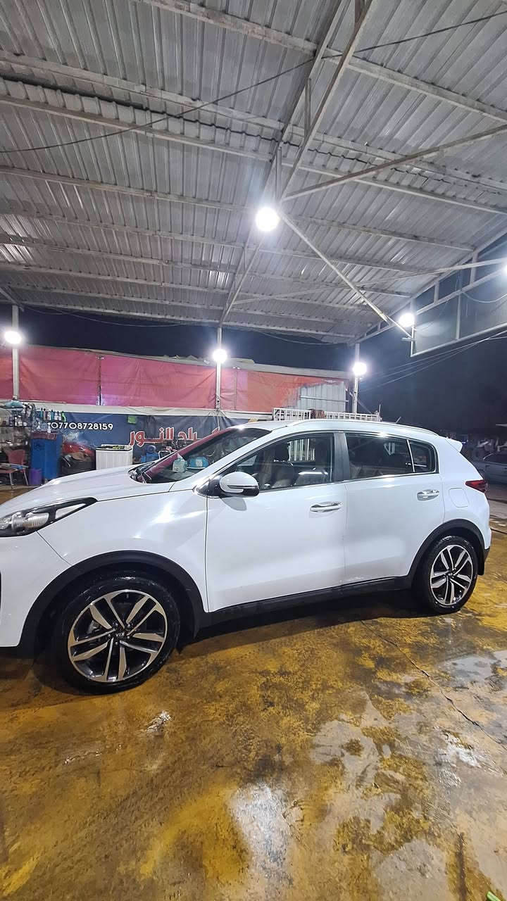 السلام عليكم ورحمة الله وبركاته
للبيع فقط
كيا سبورتج خليجي ٢٠١٩ مواصفات عاديه مكفوله عدا بارد بسيط على كد شبر راجع PDR.
ماشيه ٤٥ الف
السعر : ١٩٣ وبيها مجال بسيط
مكانها بغداد 
للاستفسار : ***********
