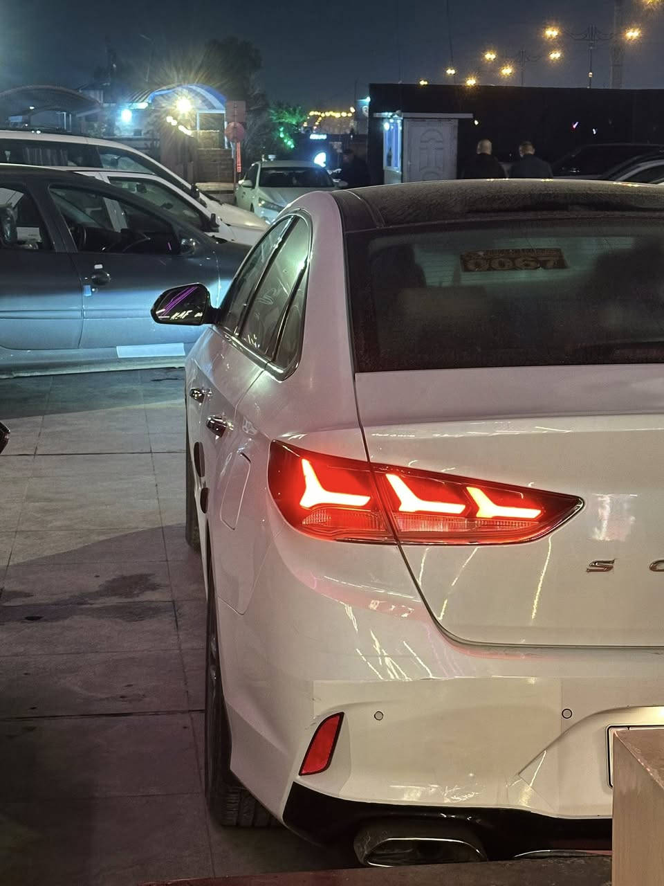 السلام عليكم 
سوناتا 2018 خليجي 
اللون ابيض صدفي 
رقم دهوك شرط التحويل والغرامات
بدون صبغ بدون اي ضرر لاتعديل ولا اي ملاحظة
محرك  2400 دوش 
محرك وكير وبشرط
ماشية 100 الف كيلو متر
فول مواصفات واحد ع واحد
بصمة 
نظام الترحيب عند الاقتراب
بانوراما 
مري شفط 
اشاير بالمري
بكلايت led
لايت زينون شركة متحرك
تبريد قطعتين
اكثر من نظام قيادة
حساسات امامي خلفي 
كامرة 
شاشة متوسطة 
تحكم ستيرن 
كروز تثبيت سرعه 
السيارة بدون دوانز ع  بانزين عادي 
متحتاج اي مصرف 
وبعد مواصفات خير من الله
مكان السيارة الموصل  
للتواصل ***********
السعر 175 وبيها مجال بسيط
