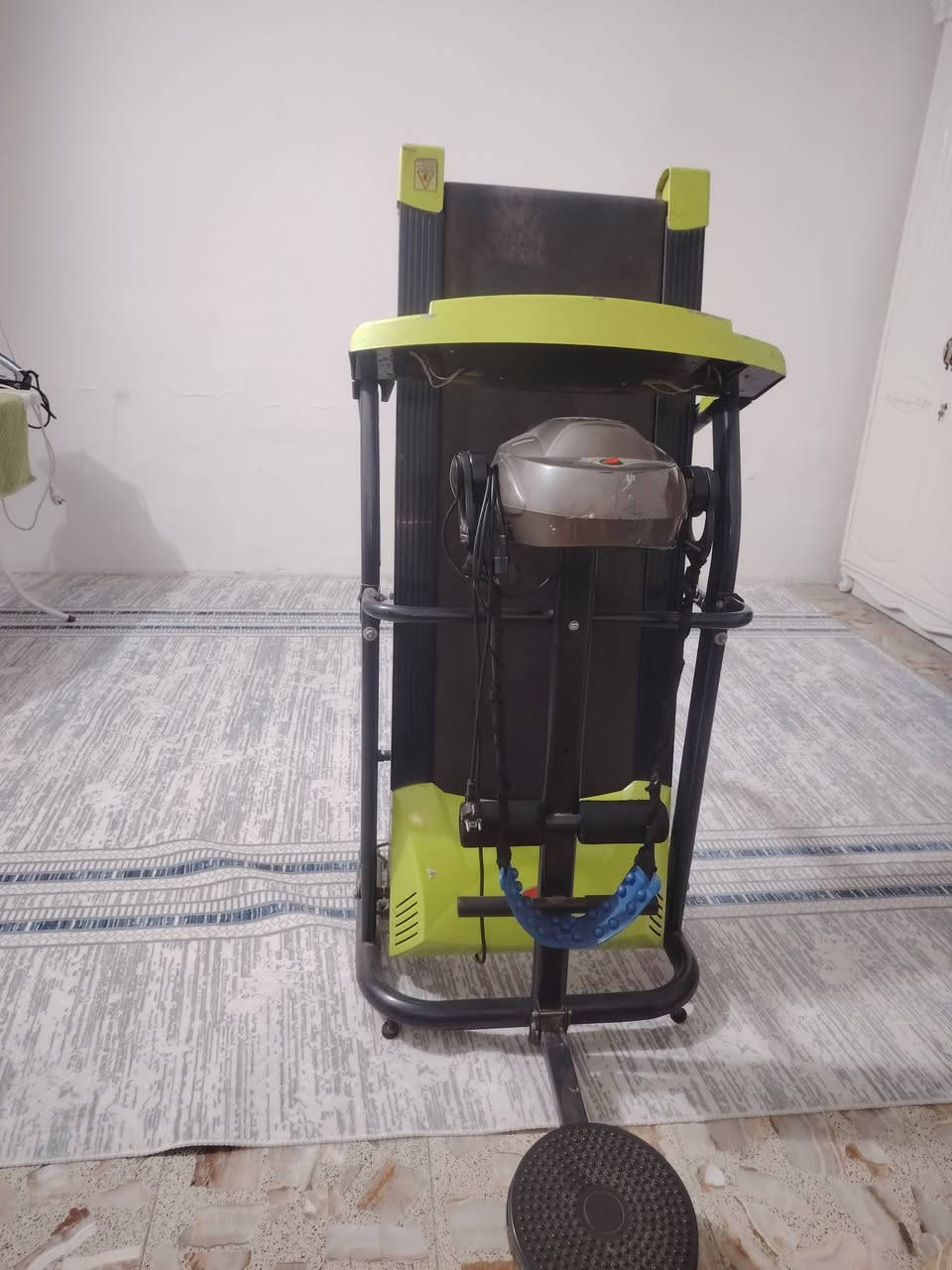 سلام عليكم ورحمة الله جري للبيع شغال او مابي كل خلل يتحمل وزن 150 كيلو   سعر 160اوبي مجال قليل مكانه نجف حي المكرمه تلفون ***********
