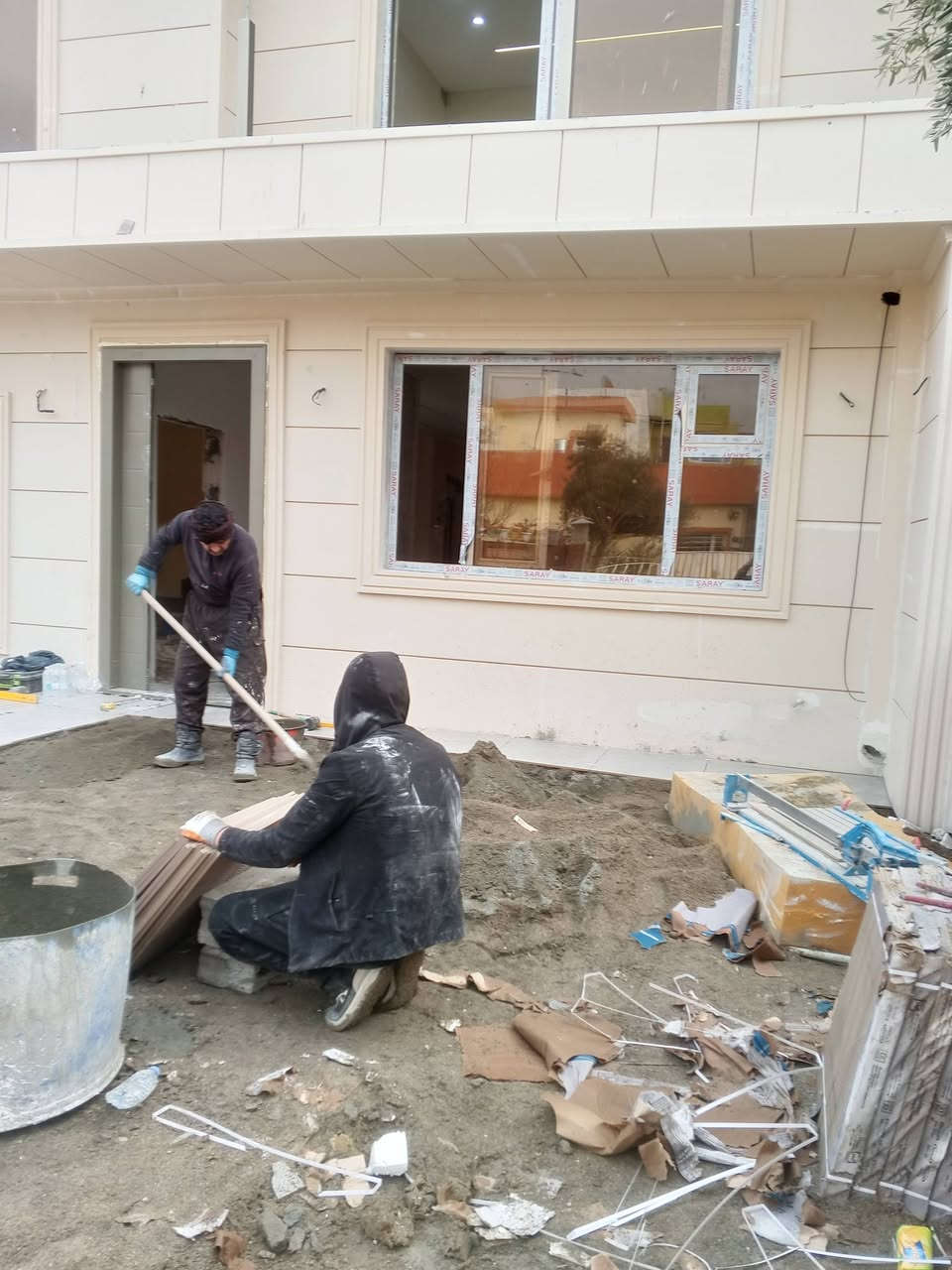 لجميع الديكورات واعاده ترميم المنازل والفنادق للتواصل من داخل السليمانيه ***********
***********
***********
