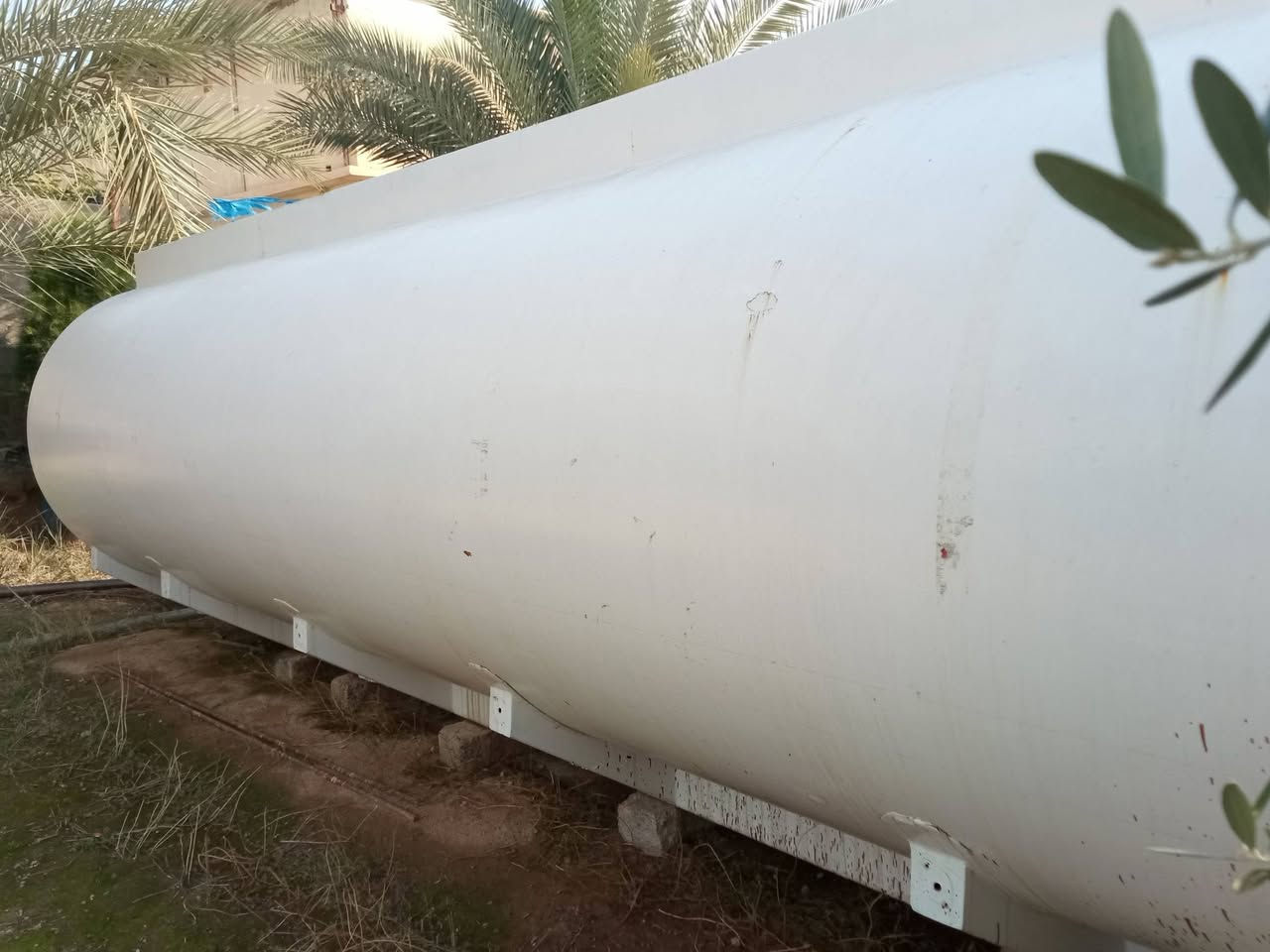 تانكي ماء للبيع سعة ٣٥ الف لتر ماء حالة جيد جداً صالح للشرب شرط المكان العلم//***********
