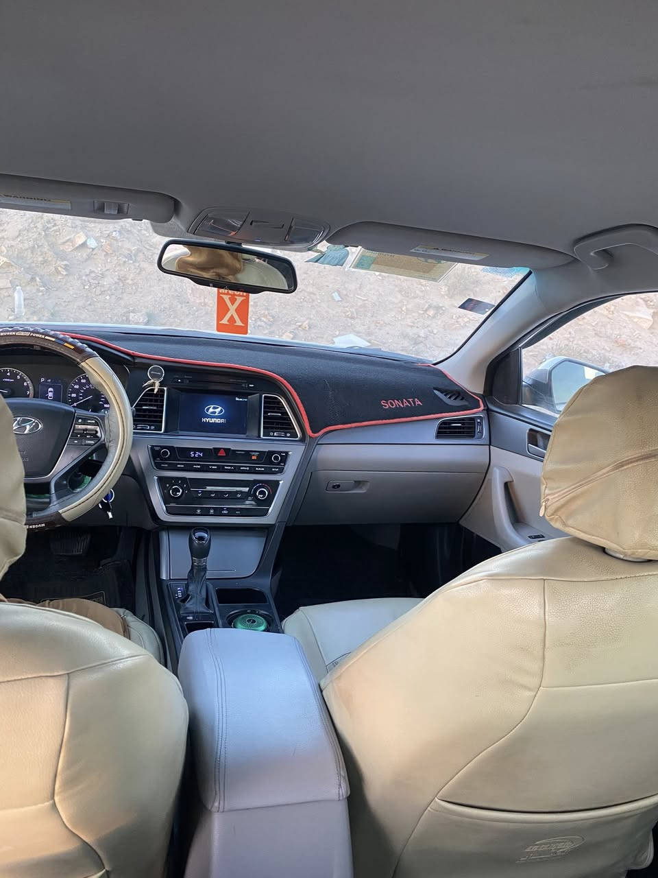 سونته للبيع وارد امريكا 16 سياره جاهزه خير من الله حداديه جديده تخم تاير  تبريد شغال  تدفء شغاله  كأمره خلفيه شاشه كبيره   سنويه باسمي  رقم بغداد 28 سنويتها أربع قطع صبغ بدون دواخل  ماشيه السياره 95 ألف مكينه كير كفاله السعر 117 بيها مجال  بسيط *********** رقم صاحب سياره
