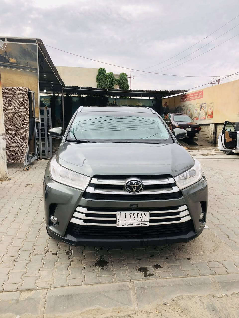 السلام عليكم
هايلندر للبيع فقط

موديل ٢٠١٨ 

مواصفات XLE معروفه

رقم صلاح الدين الدولي باسمي مشروع وطني 

الضرر جاملغ وبنيد بدون دواخل وشواصي ماشيه 80

سياره جديده وجاهزه من كلشي وشرط التحويل

 

للاستفسار اكثر الاتصال 

***********
