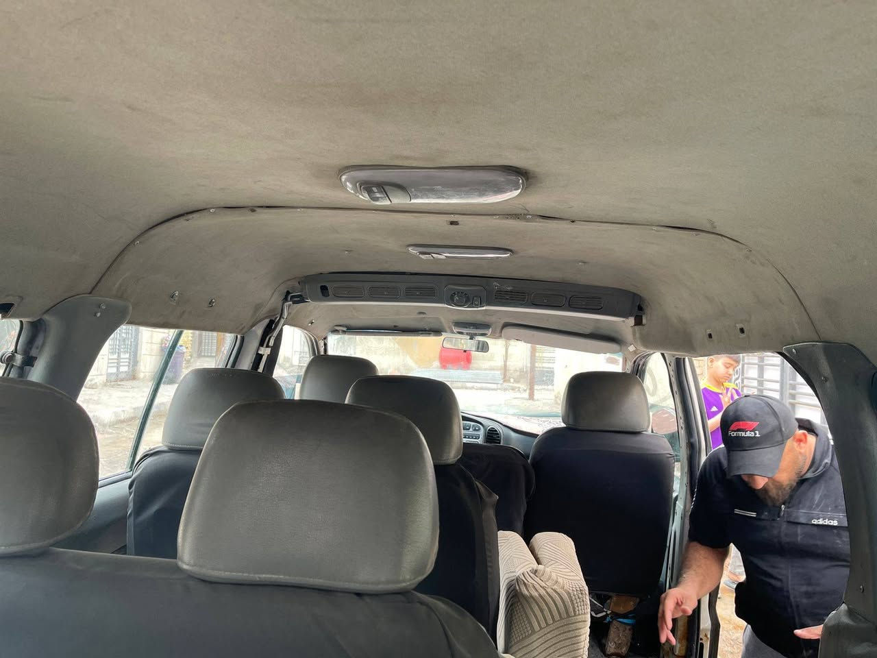 السلام عليكم 
استاركس موديل2007
اوتماتيك سياره حلوه مرتبه خير من الله
الرقم الماني باسمي 
العنوان البصره تنومه 
السعر 60وبيها مجال للشراي 
التواصل ع الرقم ***********
