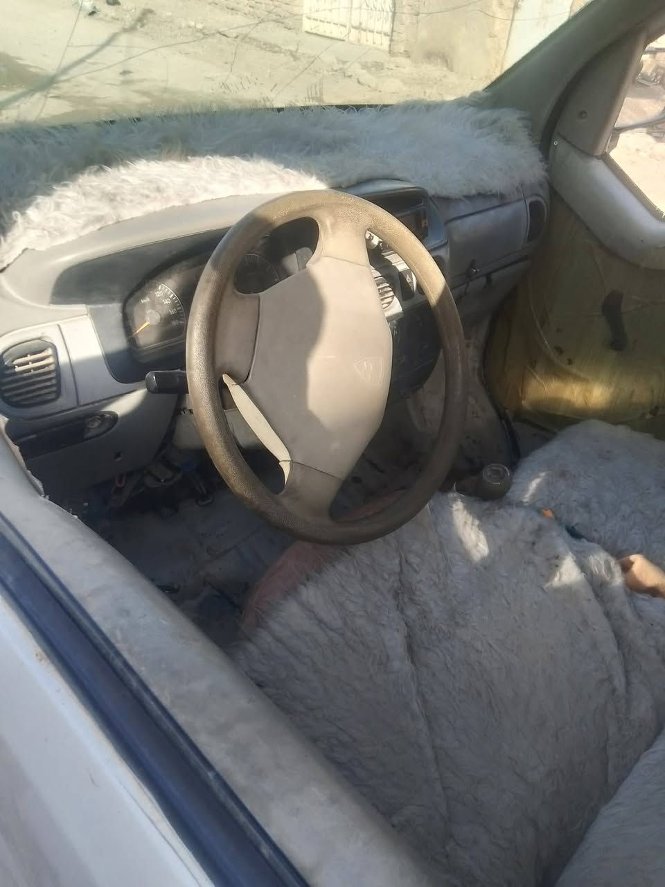 عليكم هيفاء للبيع موديل 2007 محرك وكير شرط السعر 15 وبيها مجال مكان السياره سامراء رقم الهاتف***********
