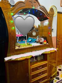 ميز تواليت • تاج سرير • نضيف