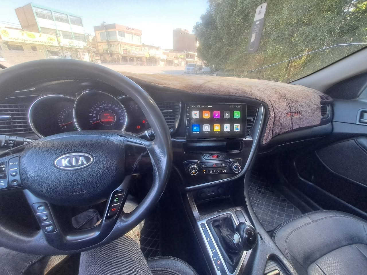 سلام عليكم 
من رخصه الادمن 
سياره اوبتيما مديل ٢٠١٣
محرك ٢٠٠ 
وارد كوري 
رقمه قادسيه ألماني 
ماشيه ٣٠٠
مواصفاتها
شاشه 
اشاير بالمري 
تحكم ستيرن 
كشنات جلد 
السونار موضح كلشي بيهه 
رقم الهاتف ***********
مكان السياره نجف 
السعر ١٠٥ وبيهه مجال قليل  سياره احلى من الصور
