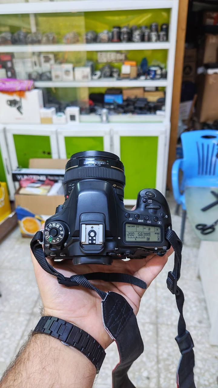 Canon. 80D+50 F1. 4
نضافه 99كامل ملحقات اصليه حزام شاحنه بطاريه جنطه
سعره 725الف 
مكاني بابل 
***********
