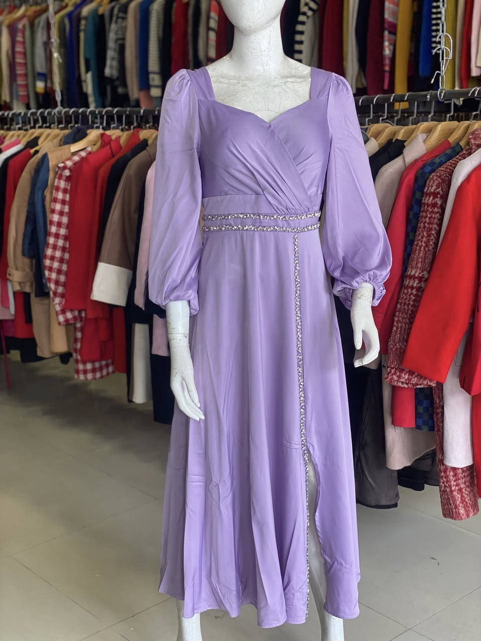 بسبب( لود ) داخل المجمع لايوجد بث 
نموذج من كسر اليوم فستان ( طلعة ) غير مستخدم ❤️


**إذا كنت صاحب هذا الإعلان وتريد حذفه لأي سبب، رجاءا أرسل رسالة إلى الدعم الفني**