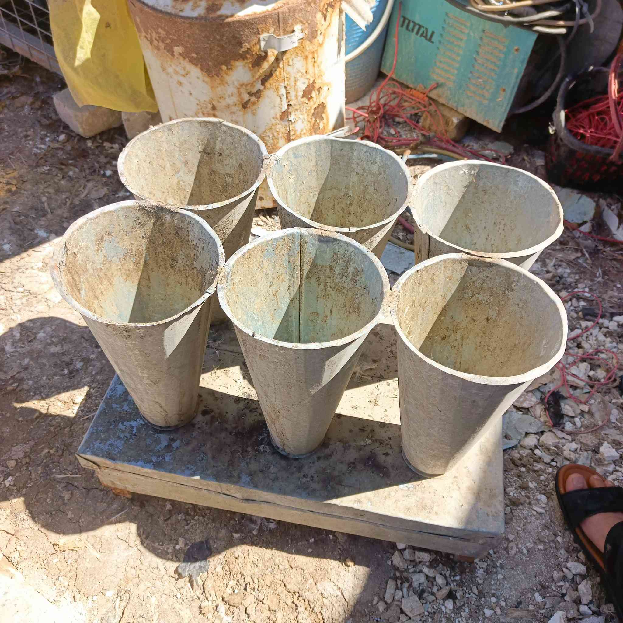 هالوسسه دجاج للبيع+قفصين بلاستك +مذبحة
***********
