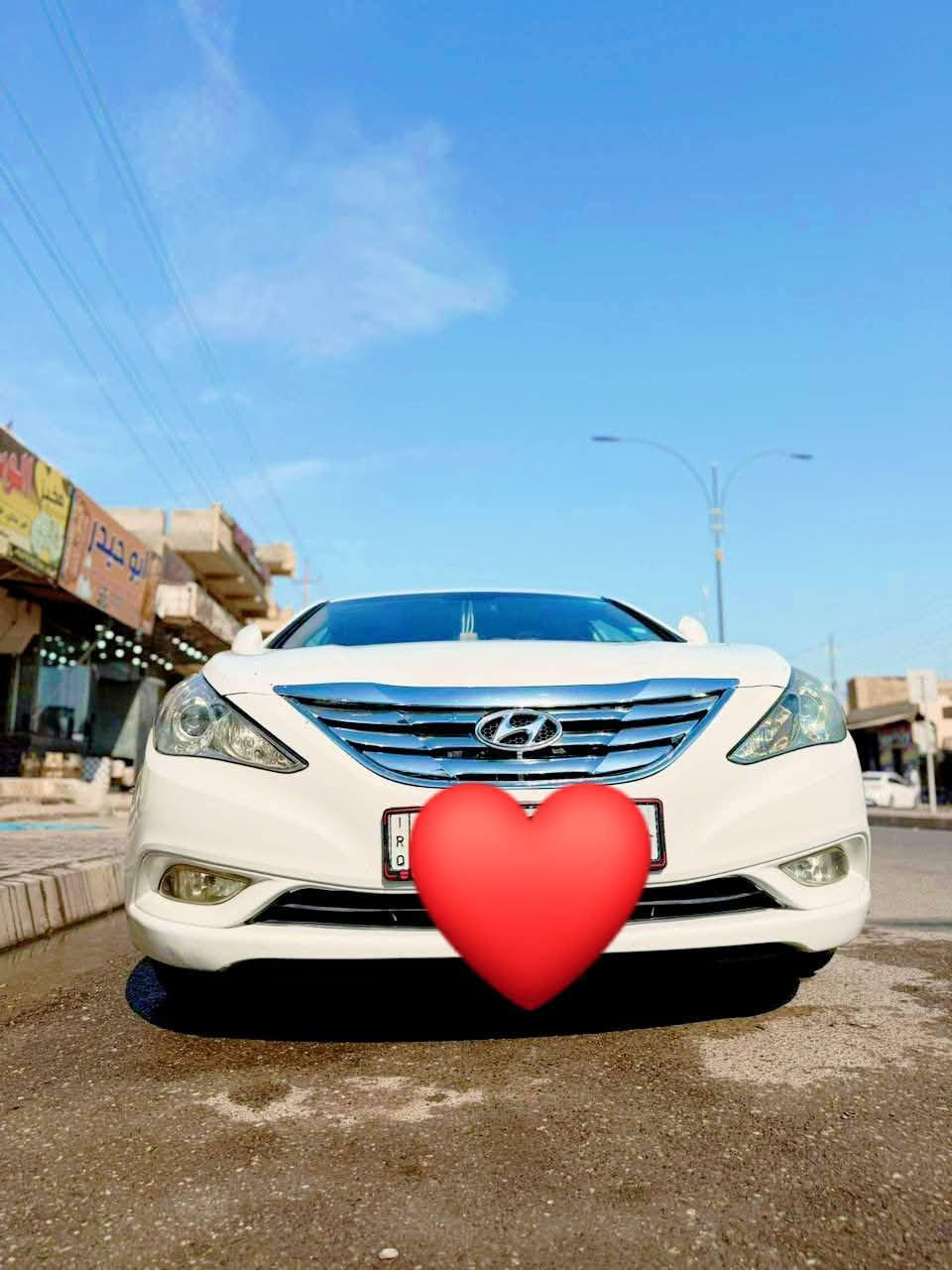 #للبيع سوناتا 2012 خليجي كلين بيها فقط كم مكان بارد
كير محرك شرط محركها 2400 دوش

رقم دولي هزة جديده سيارة مال جناي

ونظافتها فول

السعر 130 وبيها مجال
للتواصل ***********
